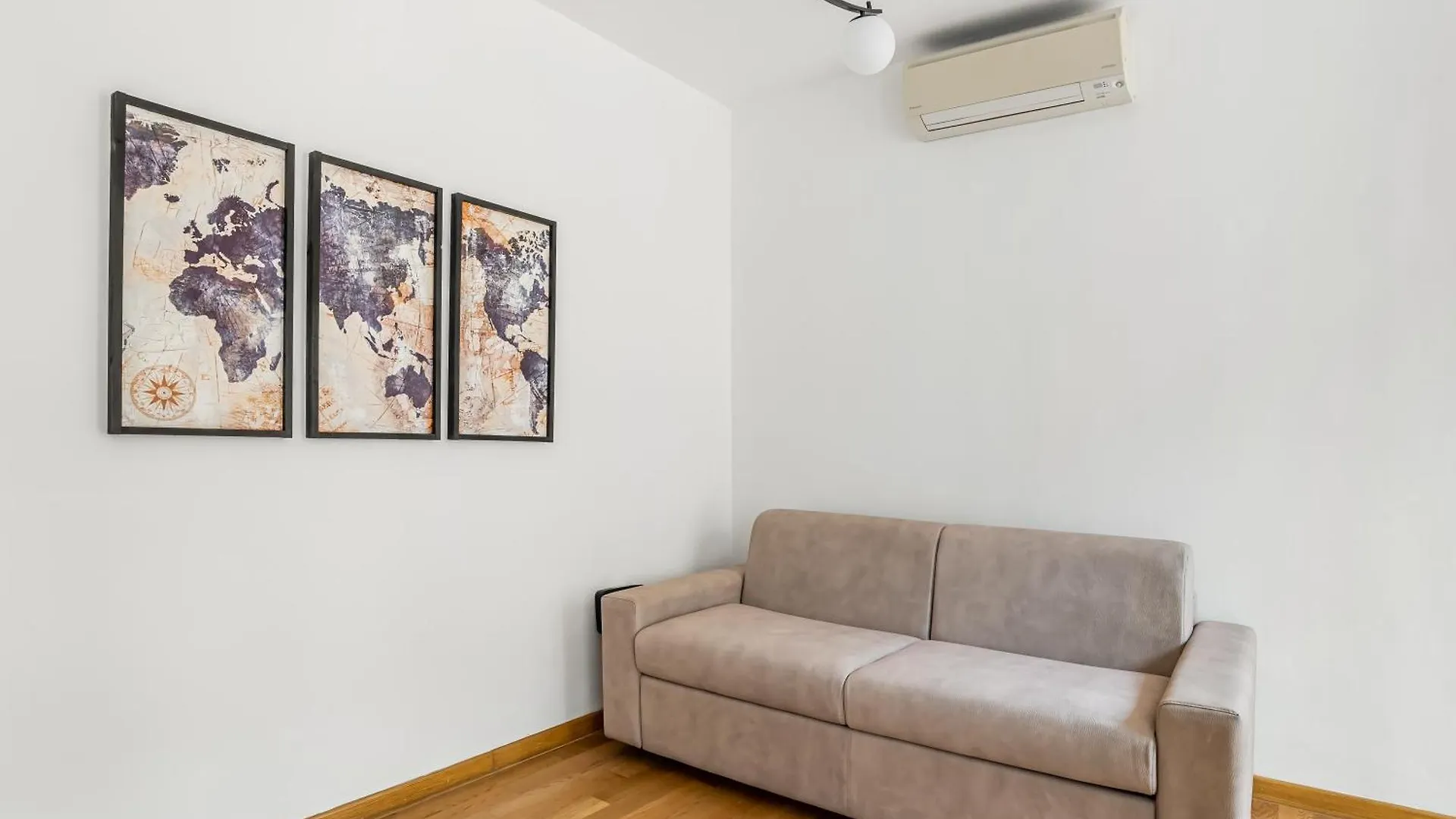 Your Florence Gems - Ponte Vecchio Apartments 0*,  Italy