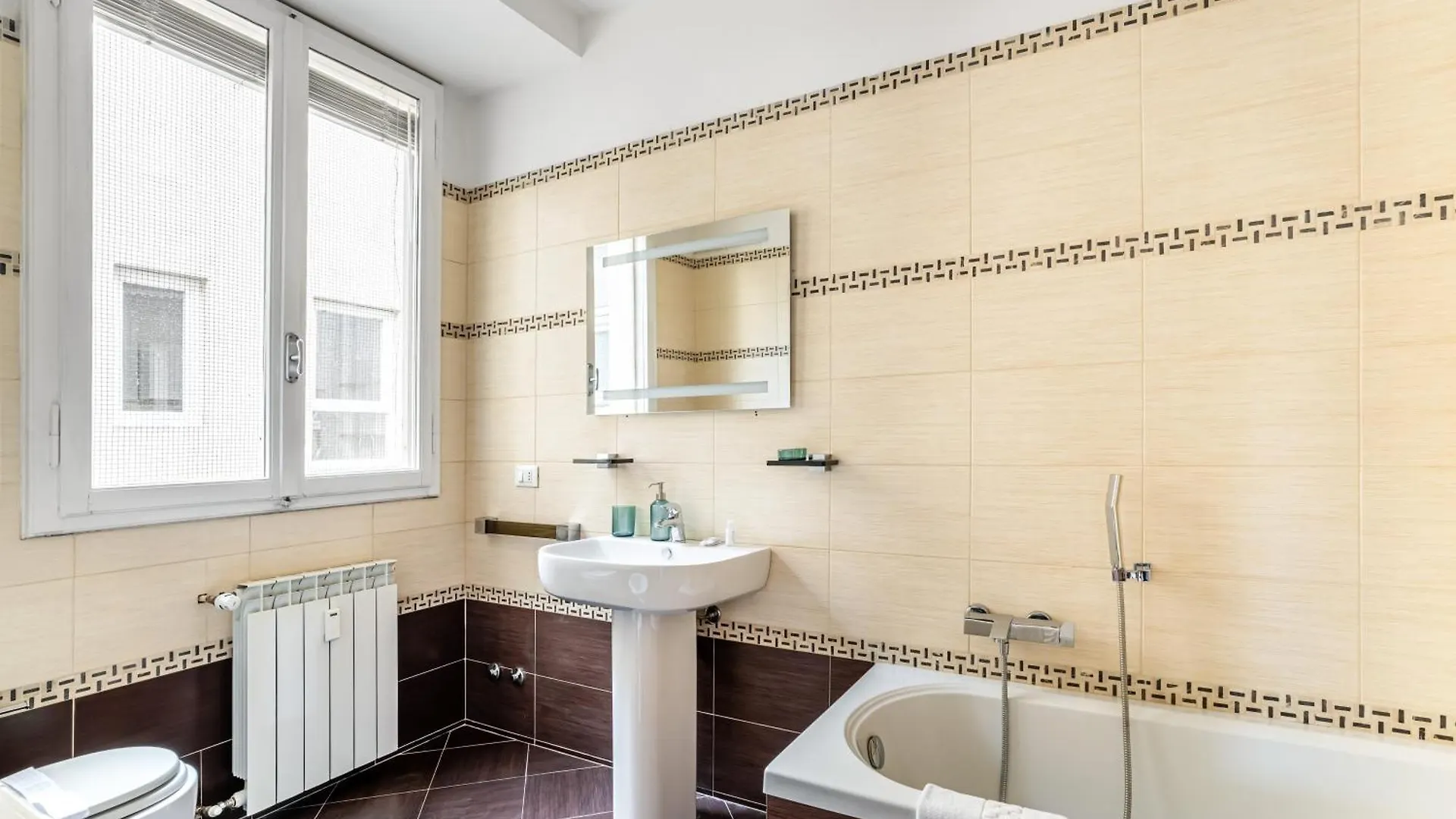 Your Florence Gems - Ponte Vecchio Apartments Italy