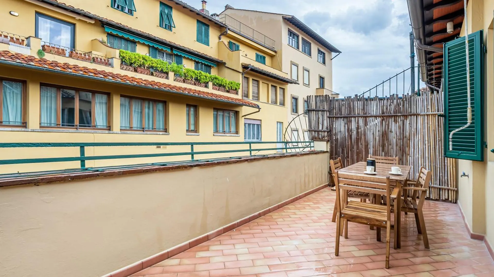 Your Florence Gems - Ponte Vecchio Apartments