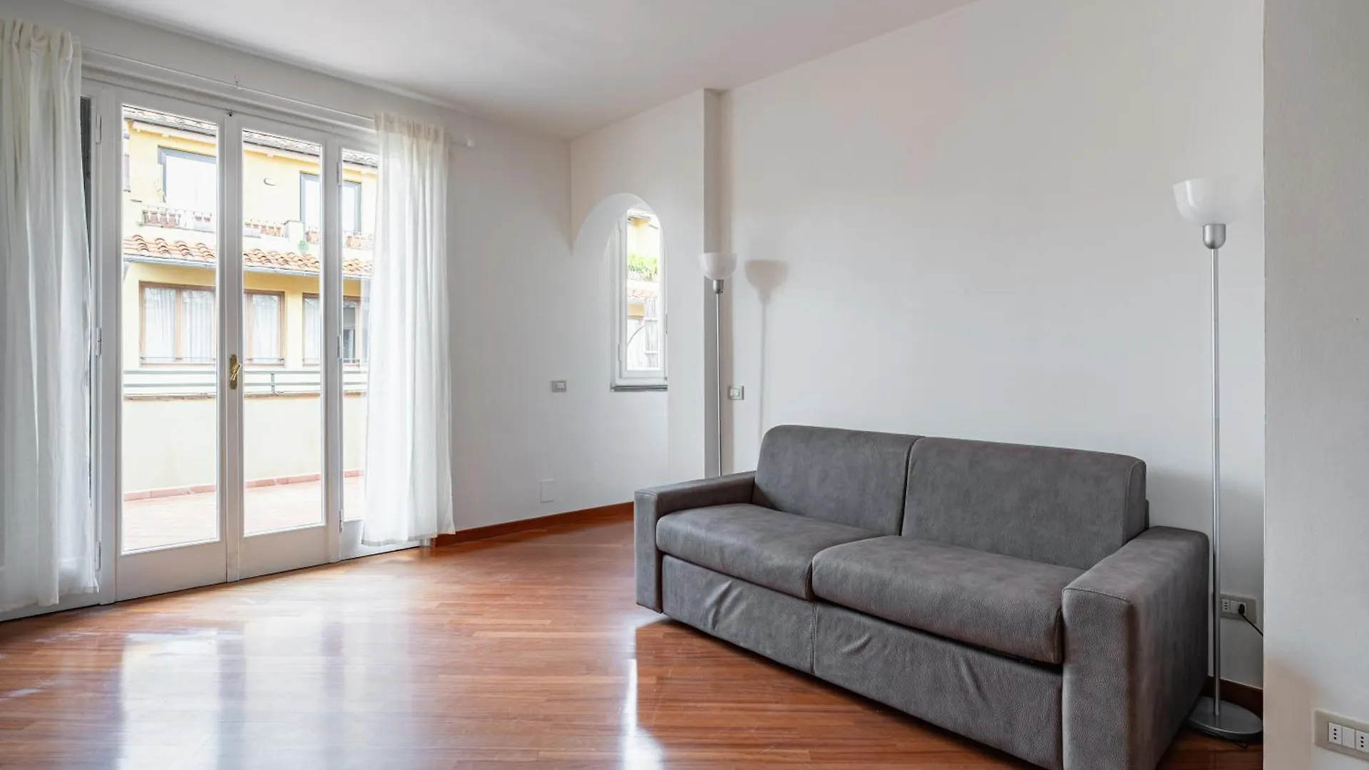 Your Florence Gems - Ponte Vecchio Apartments 0*,